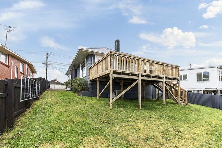 Photo of property in 56 Brois Street, Frankleigh Park, New Plymouth, 4310