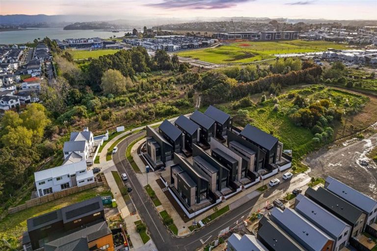 Photo of property in 69 Waterlily Street, Hobsonville, Auckland, 0616