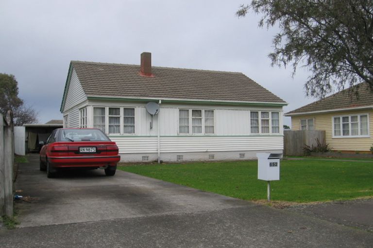 Photo of property in 652 Featherston Street, Roslyn, Palmerston North, 4414