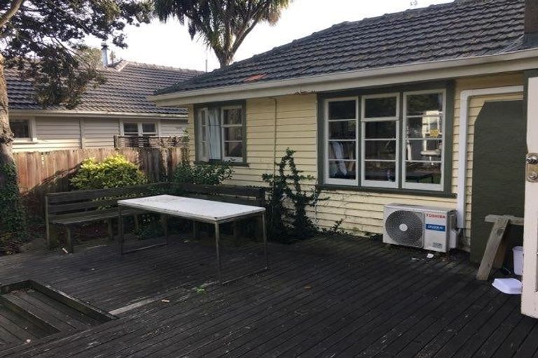 Photo of property in 43 Kirkwood Avenue, Upper Riccarton, Christchurch, 8041