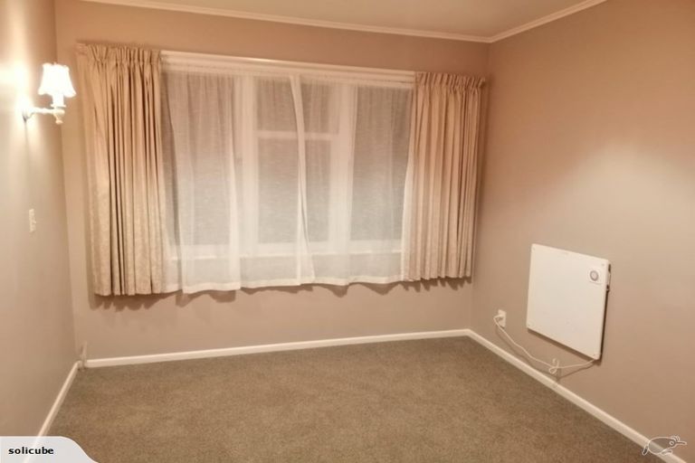 Photo of property in 32 Arapiko Street, Johnsonville, Wellington, 6037
