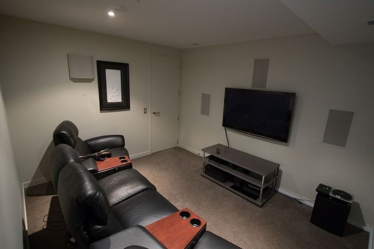 Photo of property in Dune, 2a/138 Oriental Parade, Oriental Bay, Wellington, 6011
