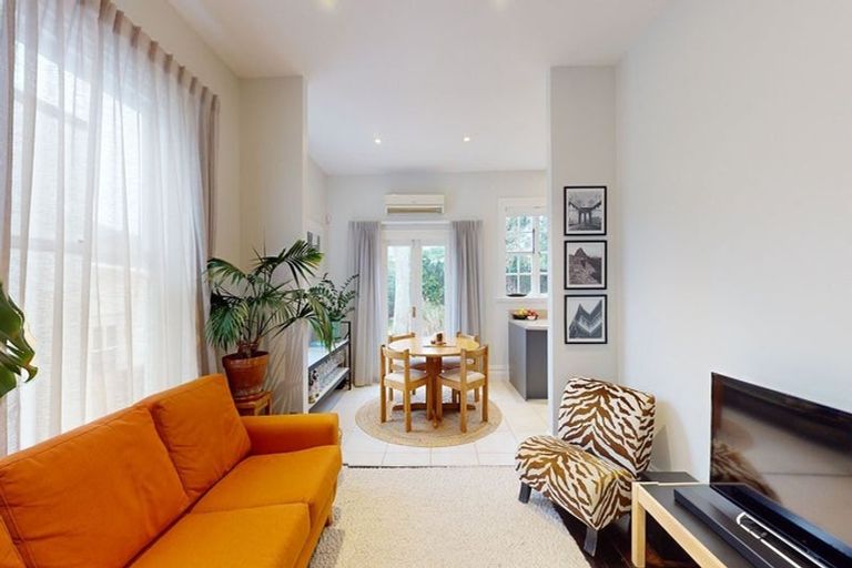 Photo of property in 15 Chilka Street, Berhampore, Wellington, 6023