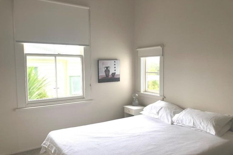 Photo of property in 16 Kawerau Avenue, Devonport, Auckland, 0624