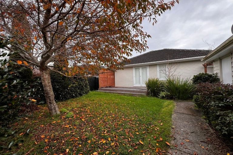 Photo of property in 33 Durham Street, Te Atatu Peninsula, Auckland, 0610