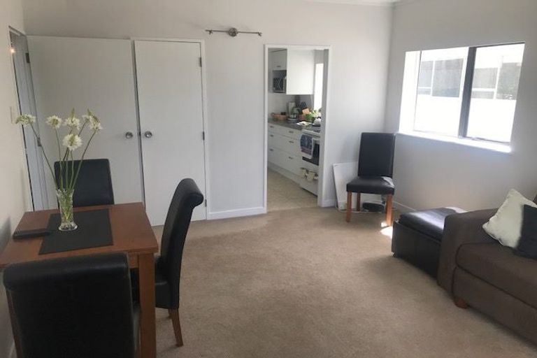 Photo of property in Hobson Court Flats, 15/70 Hobson Street, Thorndon, Wellington, 6011