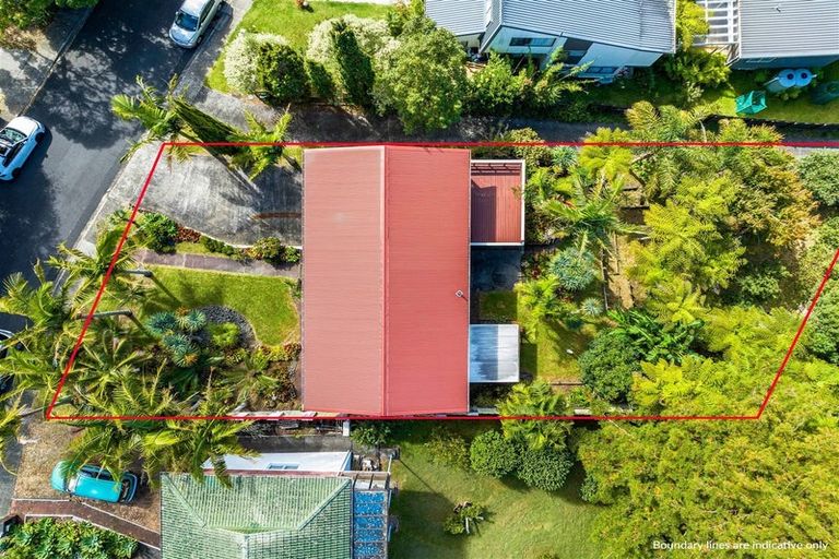 Photo of property in 5 Odette Road, Totara Vale, Auckland, 0629