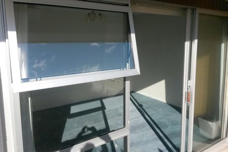 Photo of property in 1/77 Memorial Avenue, Ilam, Christchurch, 8053