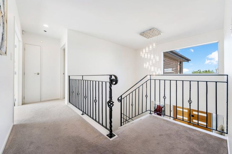 Photo of property in 11 Andara Close, Pinehill, Auckland, 0632