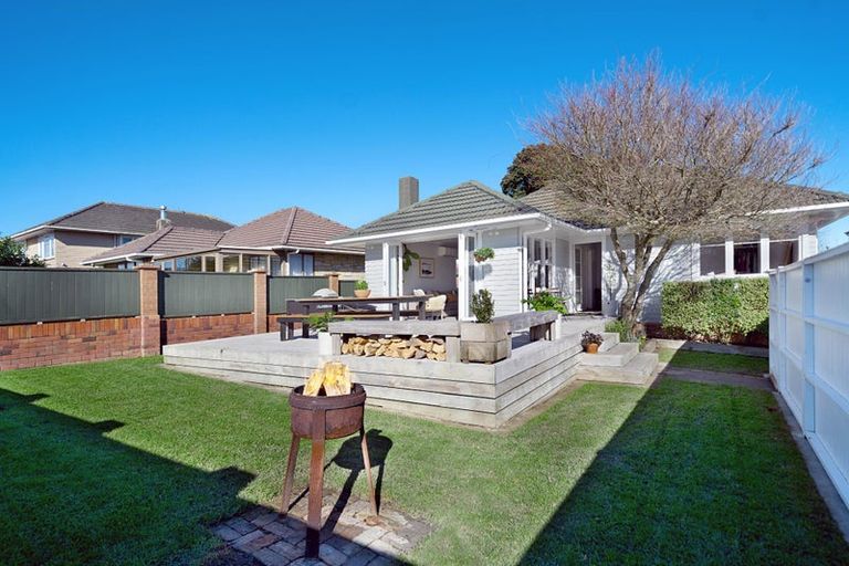 Photo of property in 1/18 Strid Road, Te Atatu South, Auckland, 0610