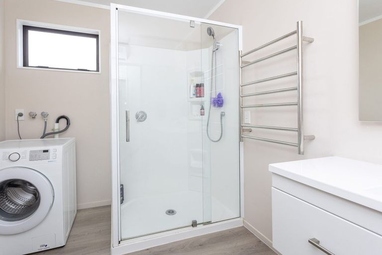 Photo of property in 34 Karaka Street, Helensville, 0800