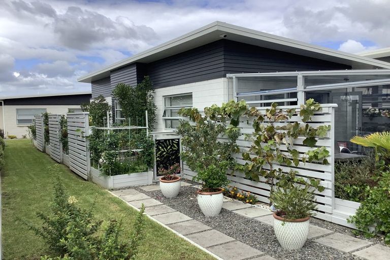 Photo of property in 16 Vanita Drive, Whitianga, 3510