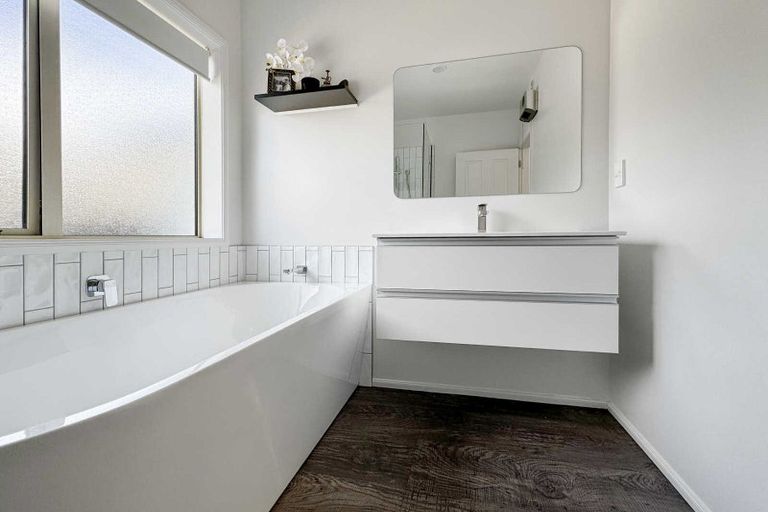 Photo of property in 14 Elmslie Grove, Halswell, Christchurch, 8025