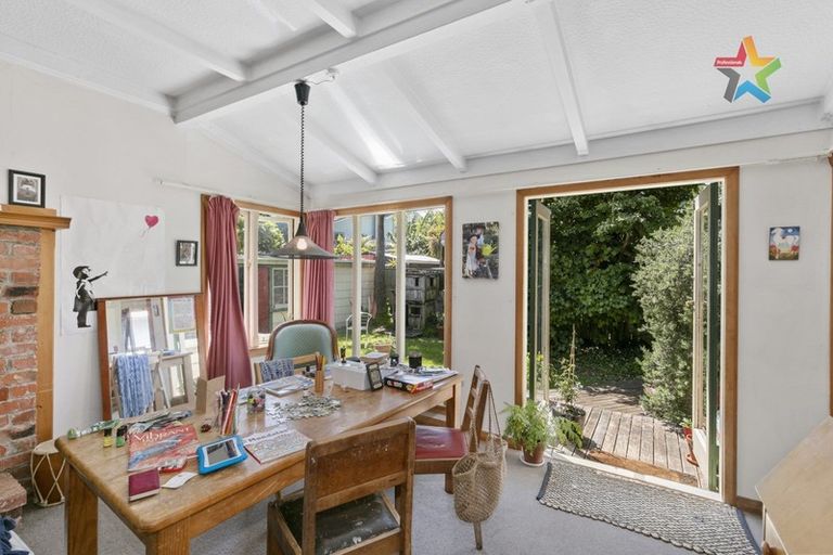 Photo of property in 22 Miro Street, Eastbourne, Lower Hutt, 5013