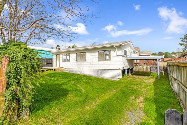 Photo of property in 2b Kintara Drive, Massey, Auckland, 0614
