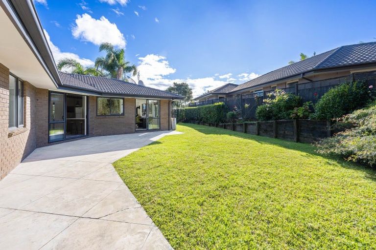 Photo of property in 33 Admirals Court Drive, Greenhithe, Auckland, 0632