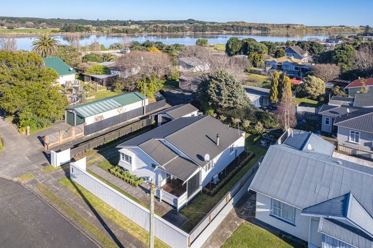 Photo of property in 3 Carlton Avenue, Gonville, Whanganui, 4501
