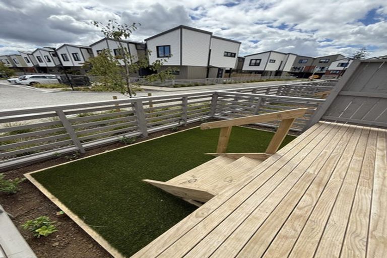 Photo of property in 112 Te Puketoka Lane, Mangere, Auckland, 2022