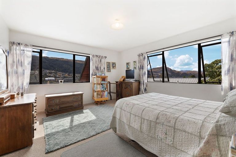 Photo of property in 20 Balmoral Drive, Kelvin Heights, Queenstown, 9300