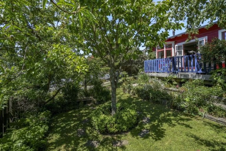 Photo of property in 2/92 Toi Toi Street, Toi Toi, Nelson, 7010