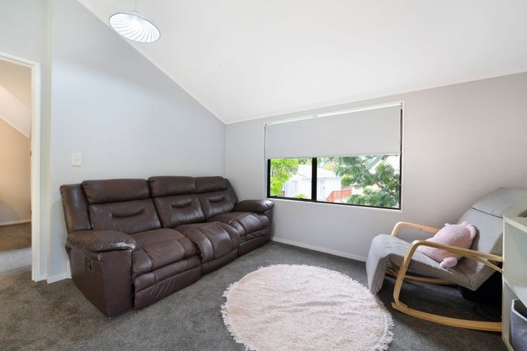 Photo of property in 2/29 Humphrey Kemp Avenue, Henderson, Auckland, 0612