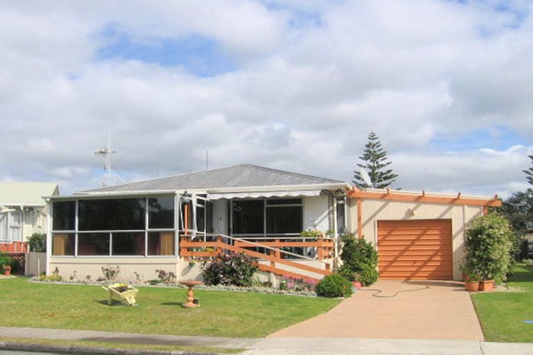 Photo of property in 14 Fairway Avenue, Mount Maunganui, 3116