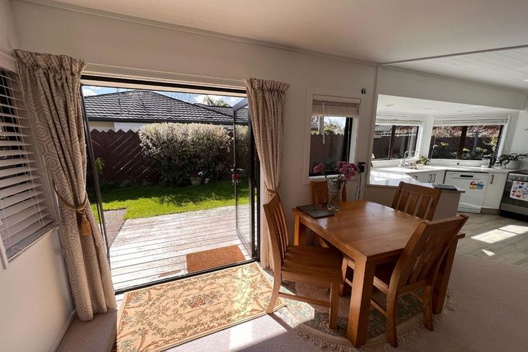 Photo of property in 26 Settlers Grove, Orewa, 0931