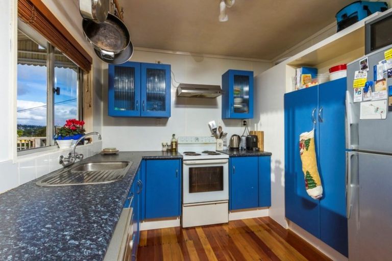 Photo of property in 72 Carlisle Road, Browns Bay, Auckland, 0632
