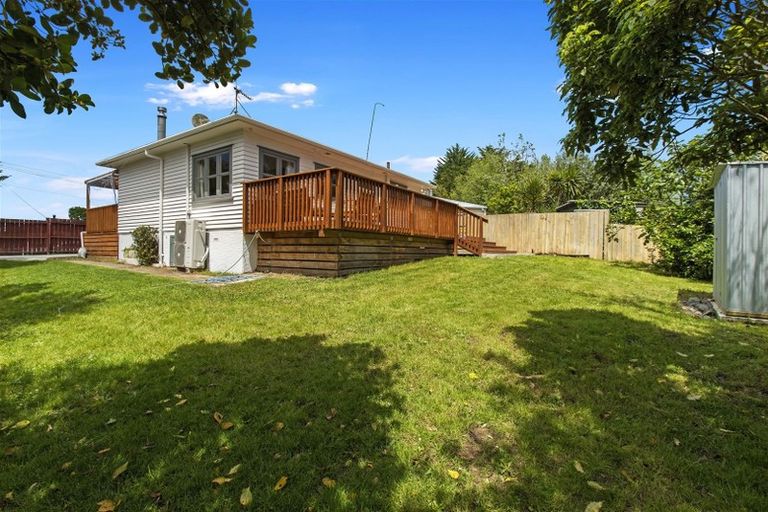 Photo of property in 6 Woodside Road, Massey, Auckland, 0614