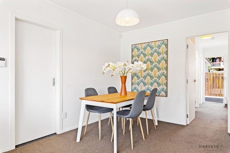 Photo of property in 2/56 Te Atatu Road, Te Atatu South, Auckland, 0610