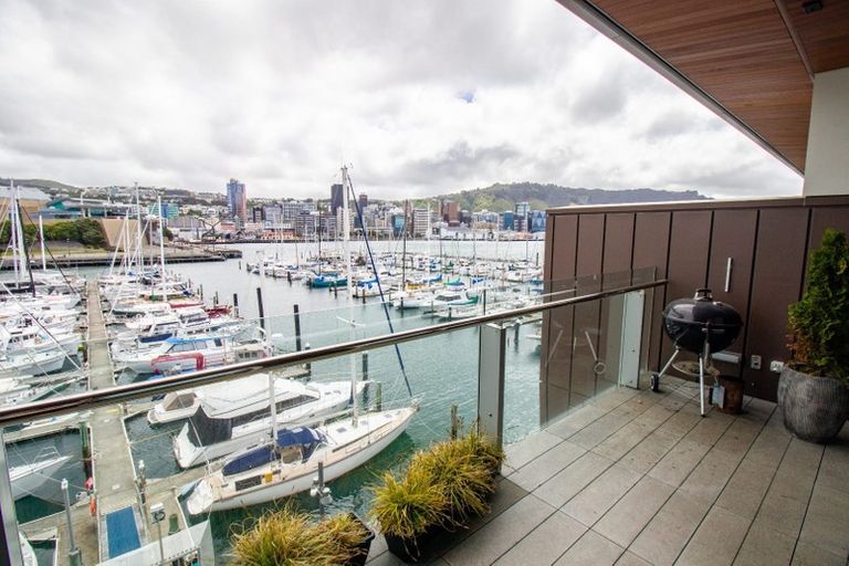 Photo of property in Clyde Quay Wharf, 3b/5 Clyde Quay Wharf, Te Aro, Wellington, 6011