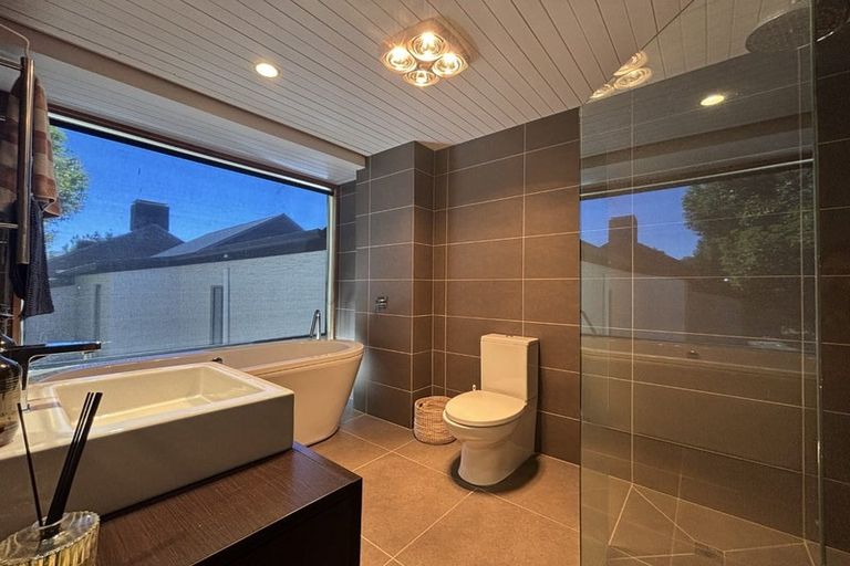 Photo of property in 112 Mooney Road, Speargrass Flat, Queenstown, 9371