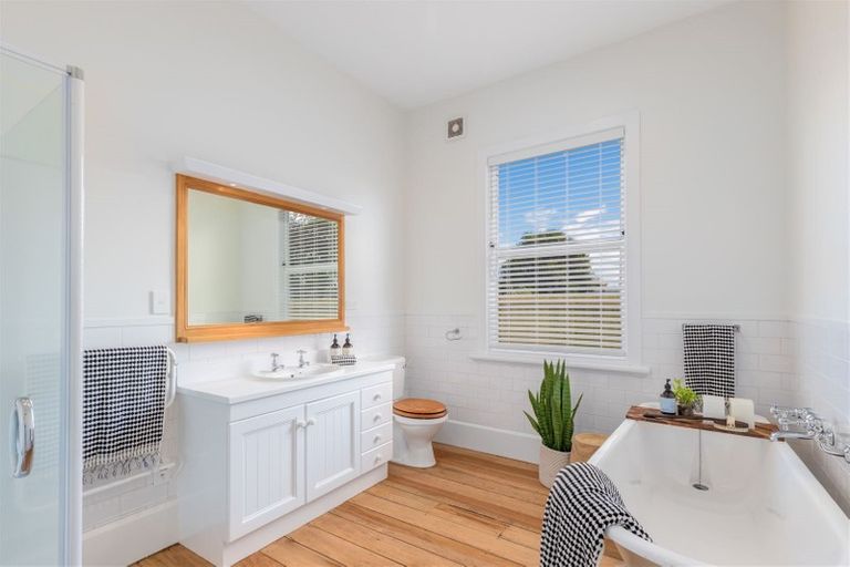 Photo of property in 244 Edgeware Road, Edgeware, Christchurch, 8013