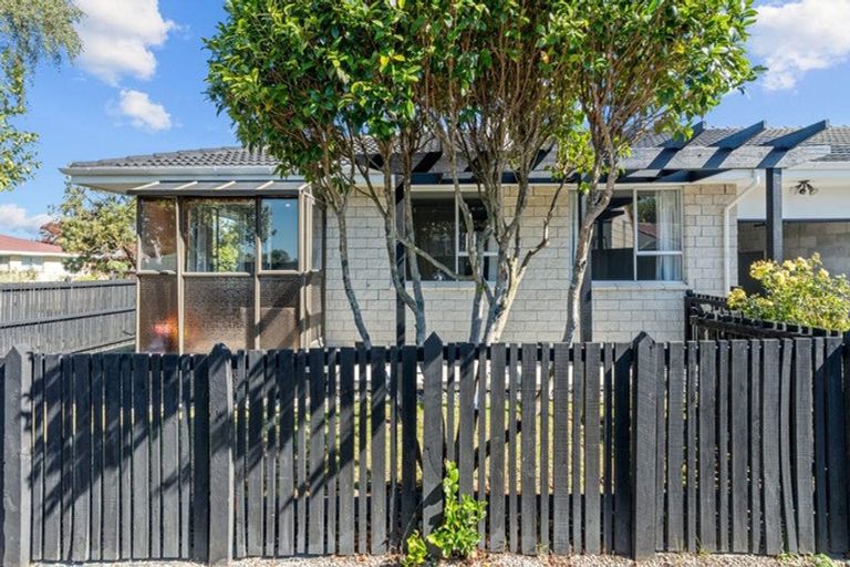 Photo of property in 1/39 Chipping Lane, Redwood, Christchurch, 8051