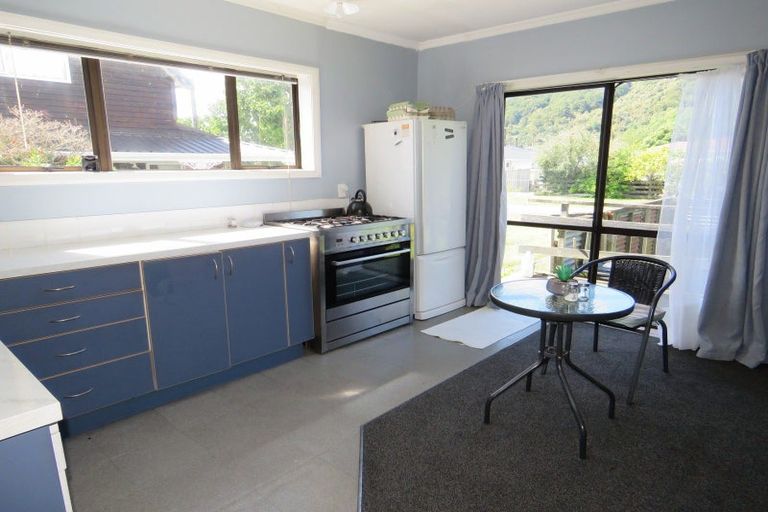 Photo of property in 8 Ranft Street, Reefton, 7830
