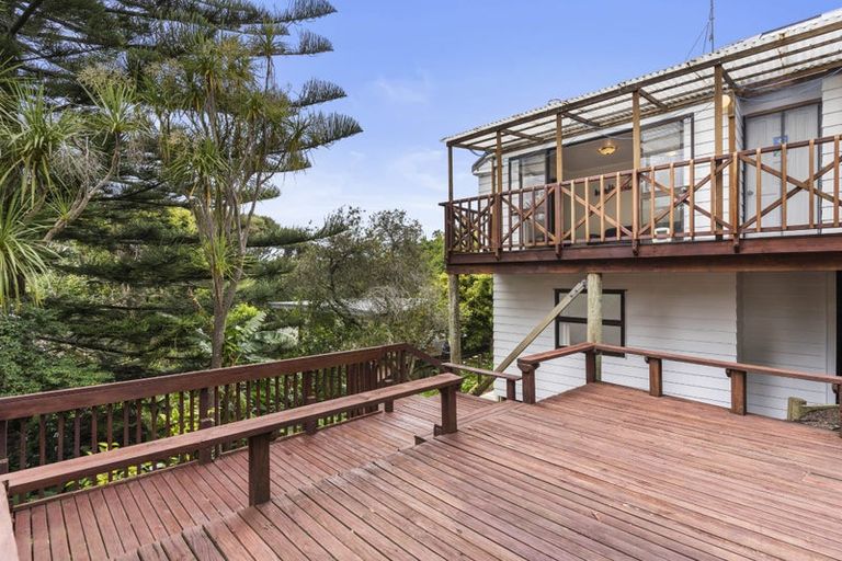 Photo of property in 2/18 Noeleen Street, Glenfield, Auckland, 0629