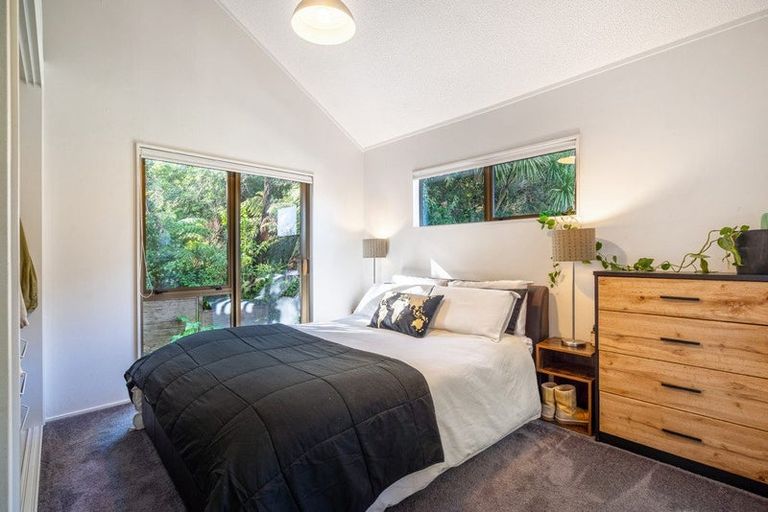 Photo of property in 2/33 Sapphire Place, Bayview, Auckland, 0629