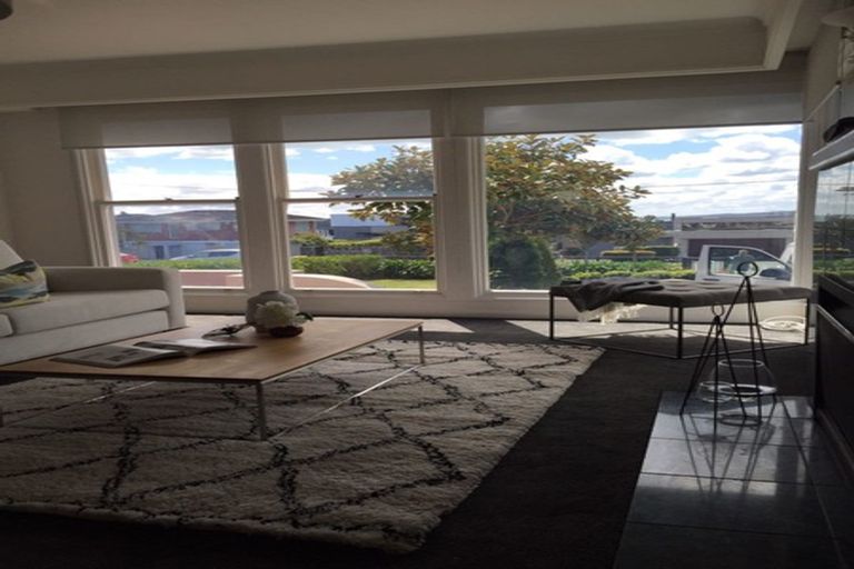 Photo of property in 24 Takutai Avenue, Bucklands Beach, Auckland, 2012