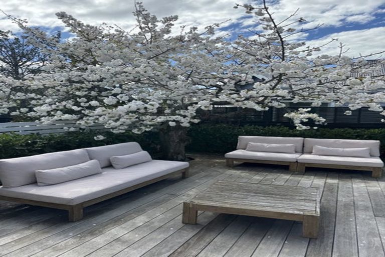 Photo of property in 2/68 Browns Road, St Albans, Christchurch, 8014