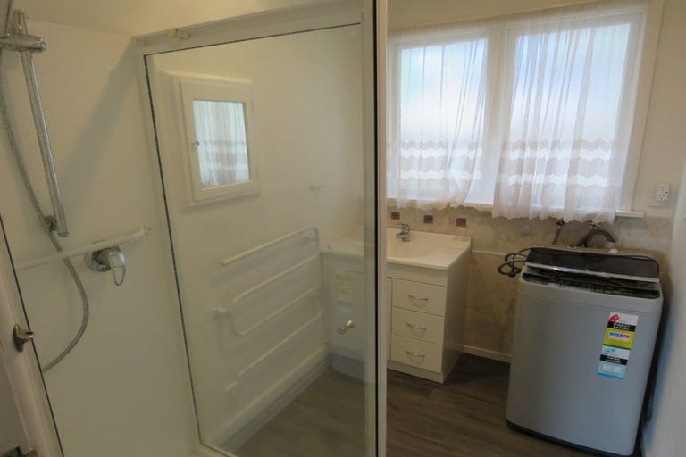 Photo of property in 2/256 Estuary Road, South New Brighton, Christchurch, 8062