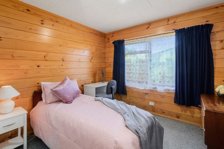 Photo of property in 10 Heaphy Place, Pukehangi, Rotorua, 3015