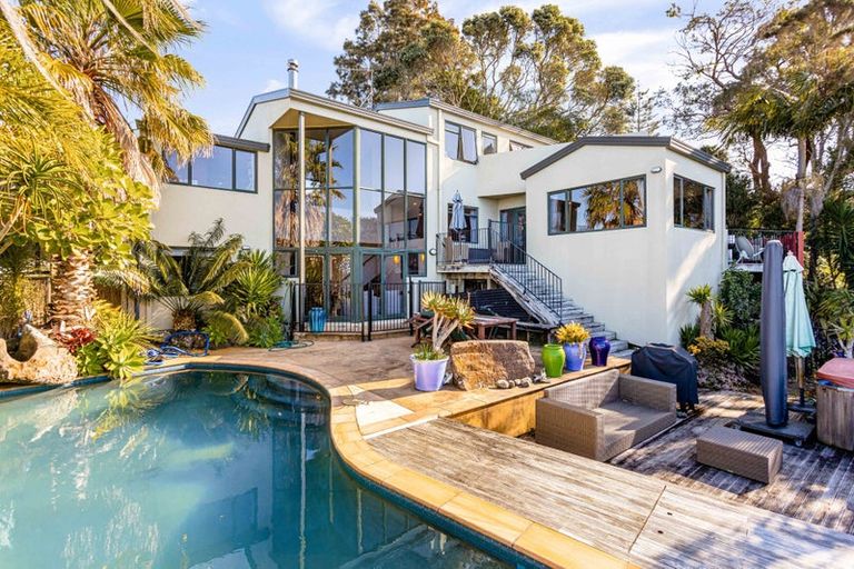 Photo of property in 50 Langana Avenue, Browns Bay, Auckland, 0630