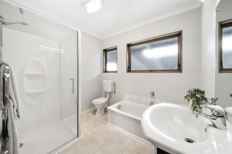 Photo of property in 20 Stonehurst Avenue, Waiuku, 2123