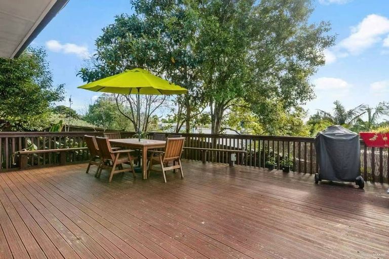 Photo of property in 47 Lysander Crescent, Beach Haven, Auckland, 0626