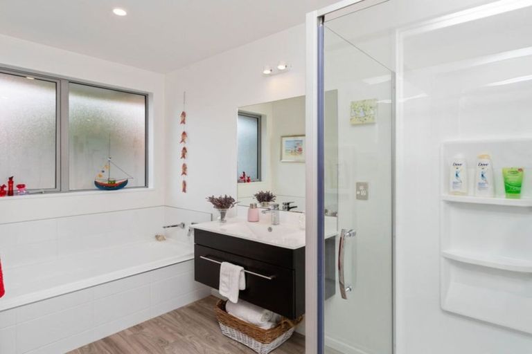 Photo of property in 48 Blue Gum Place, New Brighton, Christchurch, 8083