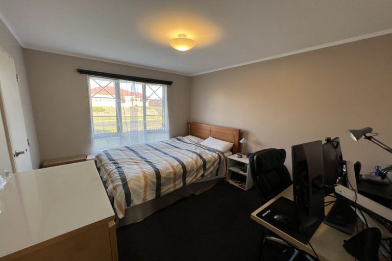 Photo of property in 33 Logan Way, Kelvin Grove, Palmerston North, 4414