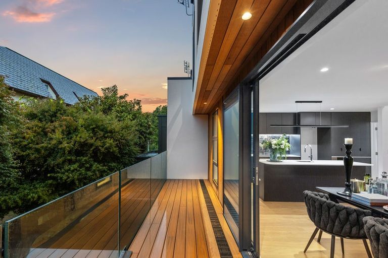 Photo of property in 2/11 Carlton Mill Road, Merivale, Christchurch, 8014