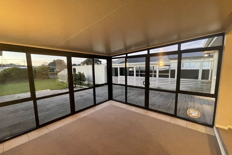 Photo of property in 38 Holloway Street, Waikiwi, Invercargill, 9810