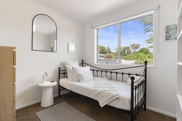 Photo of property in 69 Awaruku Road, Torbay, Auckland, 0630