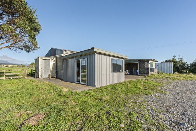 Photo of property in 37 Upper Pitone Road, Pitone, New Plymouth, 4374